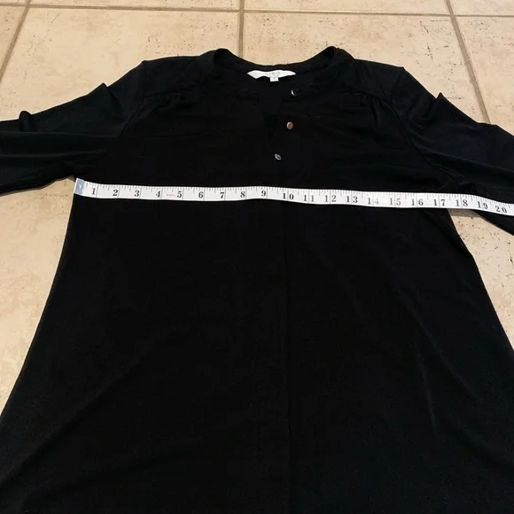 💜 Cleo Petites Black Blouse with Snap Detail - Size M - Versatile & Chic - Picture 4 of 8
